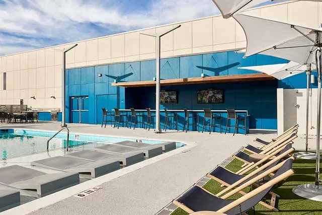 a view of an outdoor space