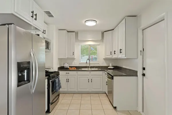 $405,000 | 2100 Preston Lane, Modesto, CA 95355