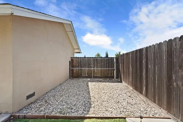 $405,000 | 2100 Preston Lane, Modesto, CA 95355