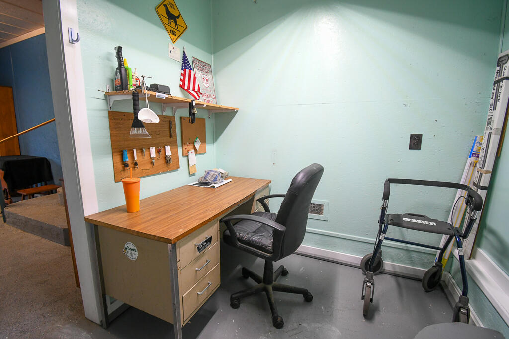 262 Knowles Road Belgrade, ME 04917 - Photo 35 of 39 Office or craft