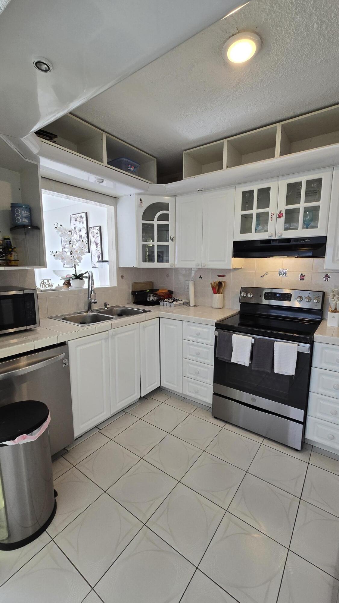 4164 Inverrary Drive, Unit 601 Lauderhill, FL 33319 - Photo 13 of 38 20260520_090803