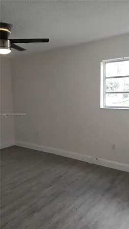 $1,400 | 1975 Northeast 135th Street, Unit 2H, North Miami, FL 33181