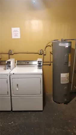 $1,400 | 1975 Northeast 135th Street, Unit 2H, North Miami, FL 33181