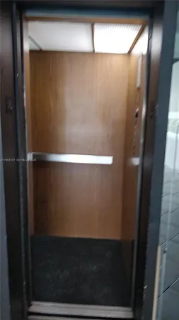 $1,400 | 1975 Northeast 135th Street, Unit 2H, North Miami, FL 33181