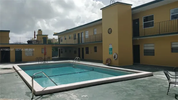 $1,400 | 1975 Northeast 135th Street, Unit 2H, North Miami, FL 33181