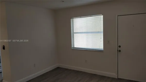 $1,400 | 1975 Northeast 135th Street, Unit 2H, North Miami, FL 33181