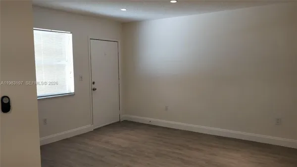 $1,400 | 1975 Northeast 135th Street, Unit 2H, North Miami, FL 33181