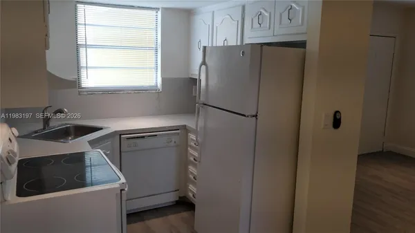 $1,400 | 1975 Northeast 135th Street, Unit 2H, North Miami, FL 33181