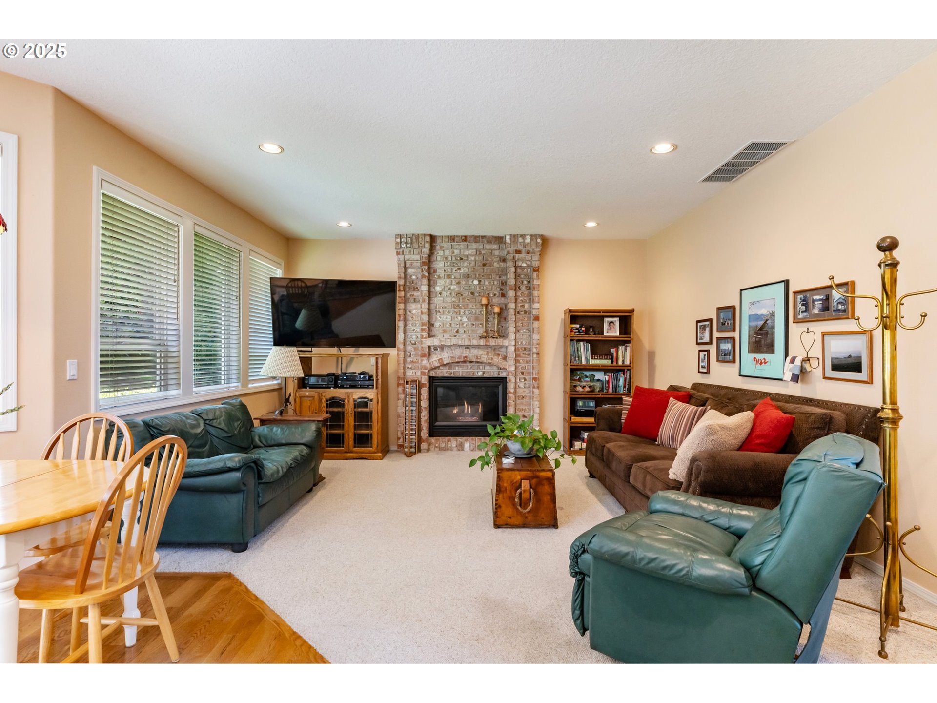 19720 Spring Ridge Drive West Linn, OR 97068 - Photo 16 of 44 Family Room
