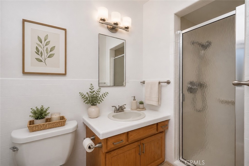 10308 Cole Road Whittier, CA 90603 - Photo 26 of 49 Virtually Staged Primary En-Suite Bathroom