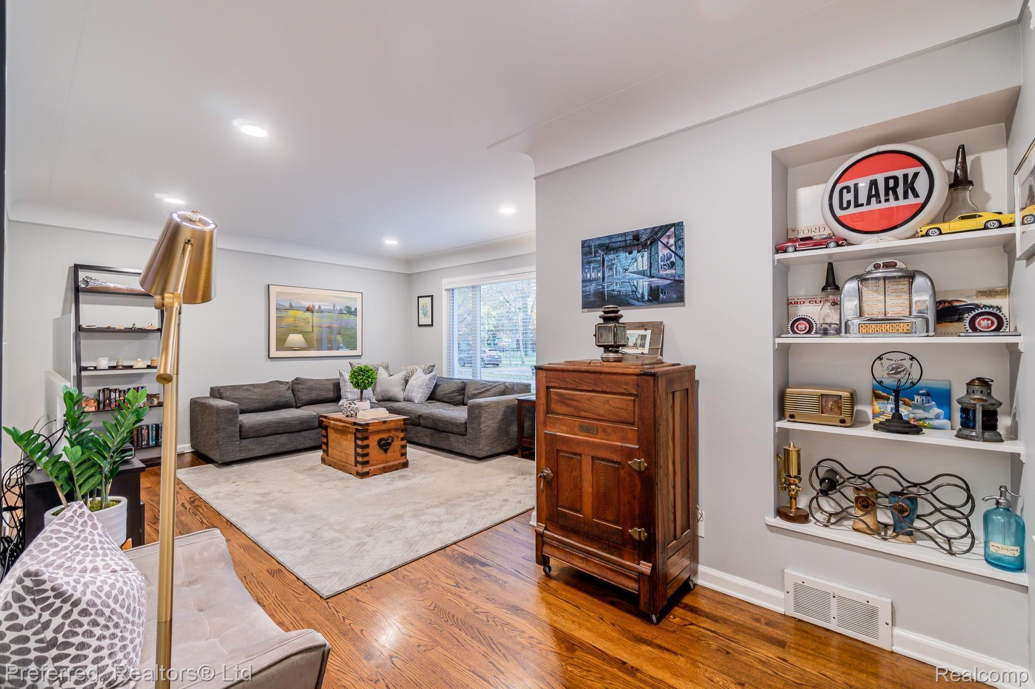 622 West Webster Road Royal Oak, MI 48073 - Photo 8 of 34 Webster-09.jpg