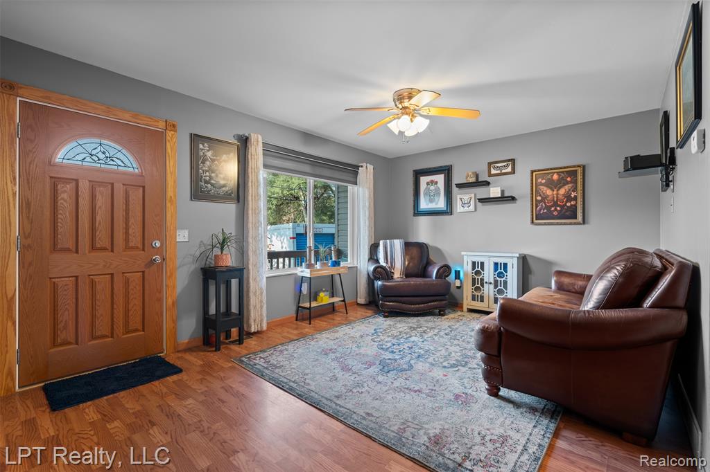 3180 Rolston Road Fenton, MI 48430 - Photo 9 of 36