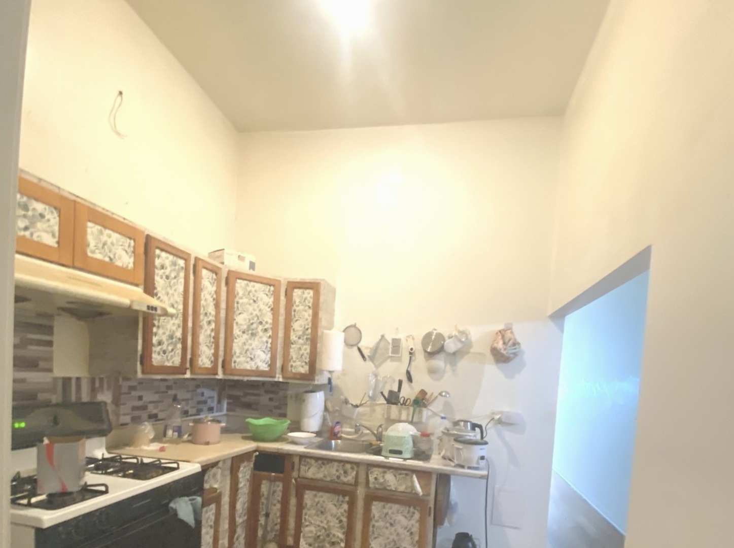 1705 West 35th Street Chicago, IL 60609 - Photo 9 of 12 a very nice looking room with a large window