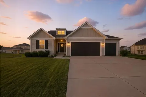 $585,000 | 21858 West 177th Terrace, Olathe, KS 66062