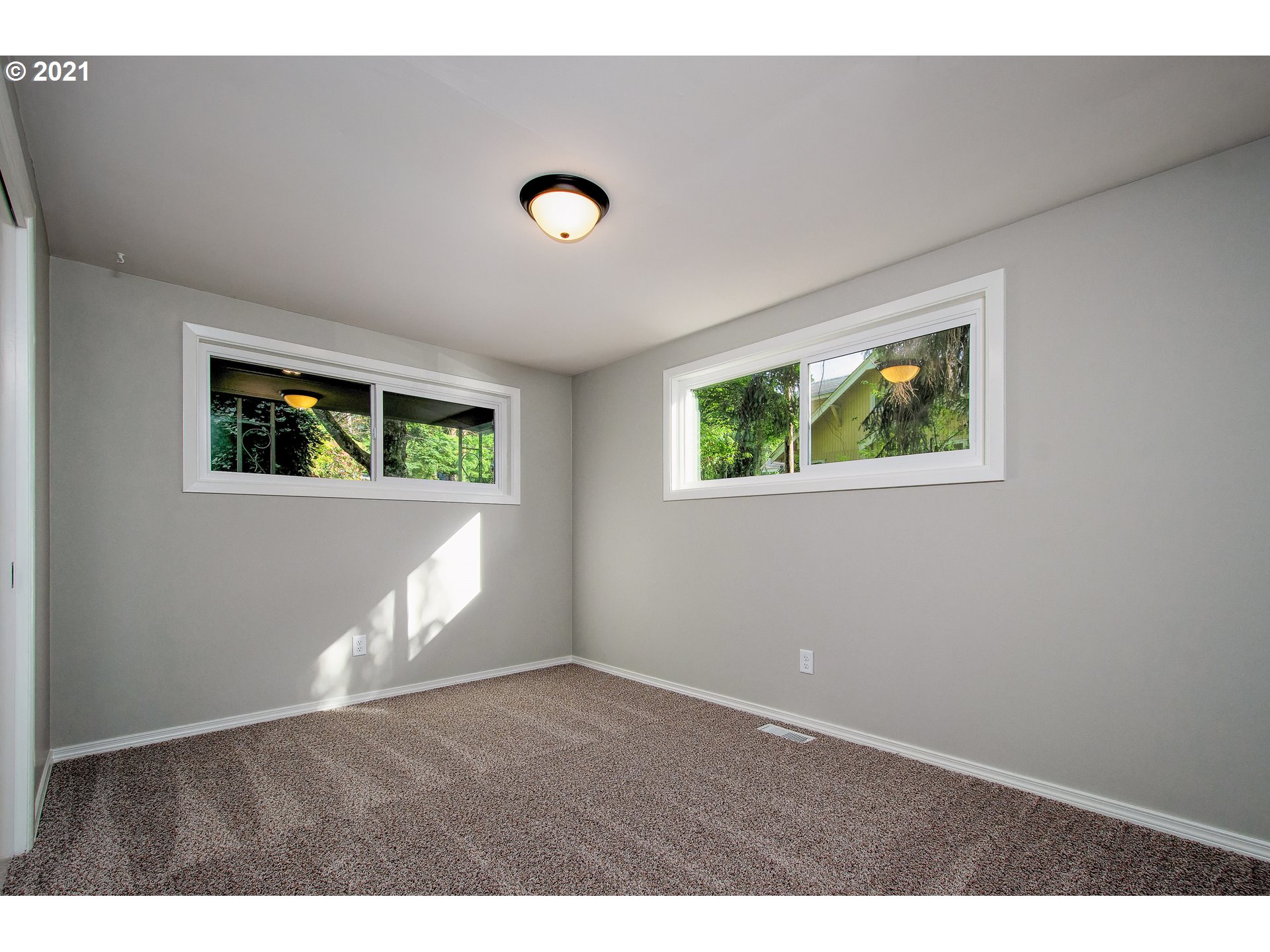 5445 Southeast Jenne Road Portland, OR 97236 - Photo 24 of 32
