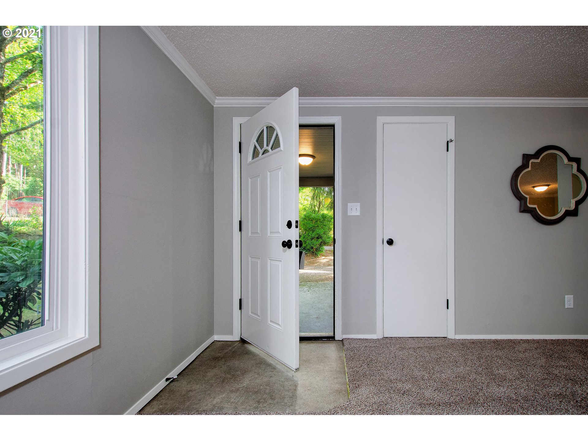 5445 Southeast Jenne Road Portland, OR 97236 - Photo 5 of 32