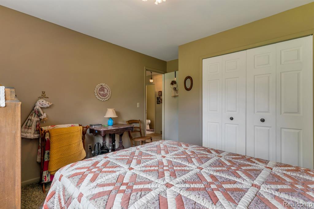 9407 Bennett Lake Road Fenton, MI 48430 - Photo 23 of 35