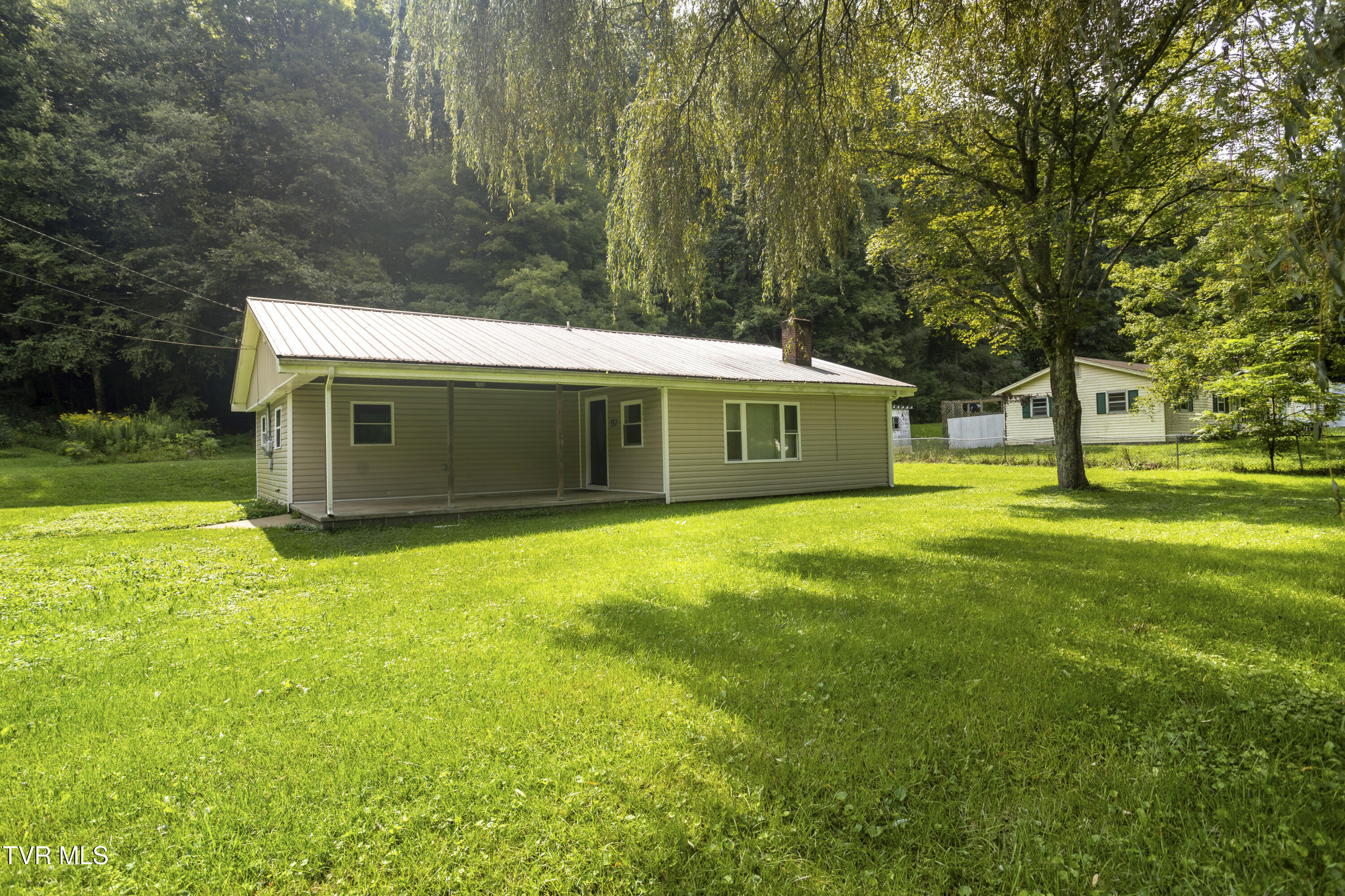 332 Currin Valley Road Marion, VA 24354 - Photo 2 of 35 177A1650-HDR