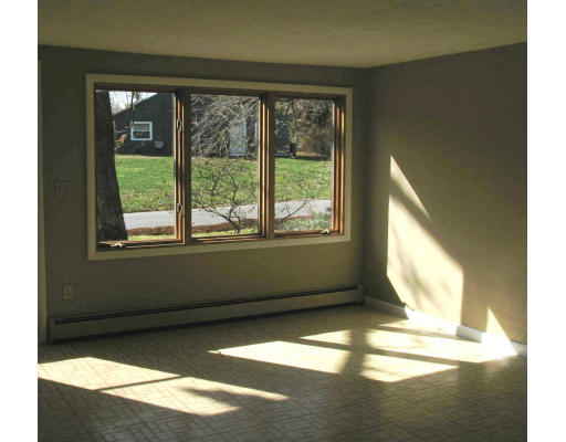 40 Riner Street Framingham, MA 01701 - Photo 7 of 11