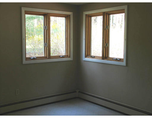 40 Riner Street Framingham, MA 01701 - Photo 8 of 11