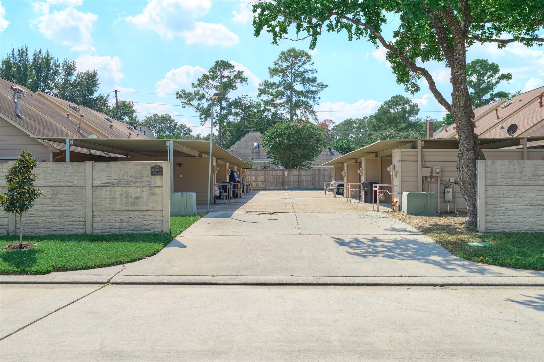 6700 Richardson Road, Unit 302 Houston, TX 77069 - Photo 4 of 33 Gallery Image 4