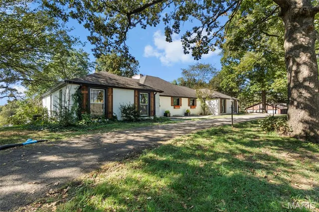 $675,000 | 915 Kimbel Woods Drive, Jackson, MO 63755