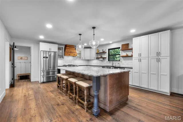 $675,000 | 915 Kimbel Woods Drive, Jackson, MO 63755