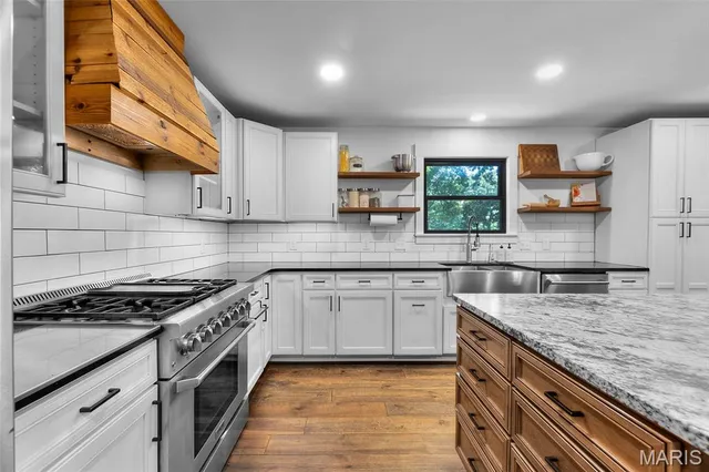 $675,000 | 915 Kimbel Woods Drive, Jackson, MO 63755