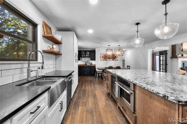 $675,000 | 915 Kimbel Woods Drive, Jackson, MO 63755