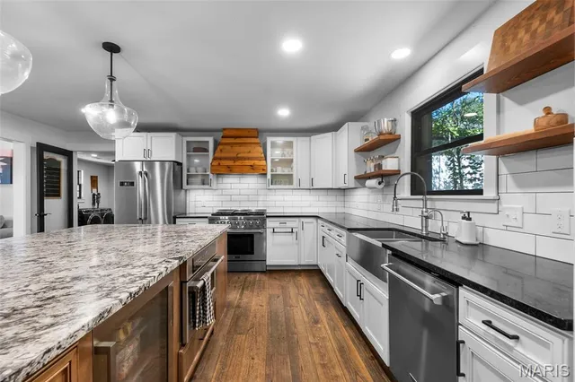 $675,000 | 915 Kimbel Woods Drive, Jackson, MO 63755