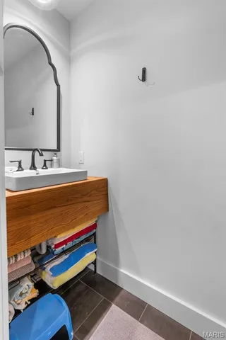 $675,000 | 915 Kimbel Woods Drive, Jackson, MO 63755