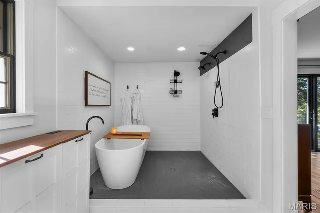 $675,000 | 915 Kimbel Woods Drive, Jackson, MO 63755