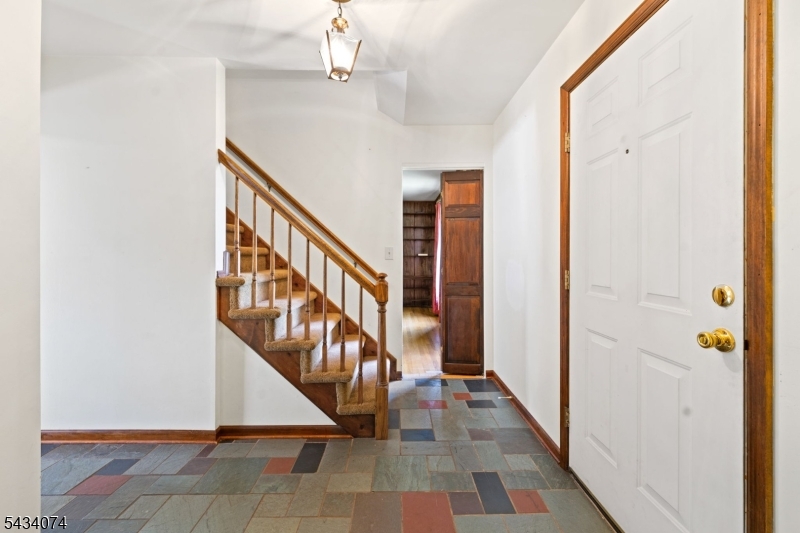 42 Higginsville Road Neshanic Station, NJ 08853 - Photo 10 of 33