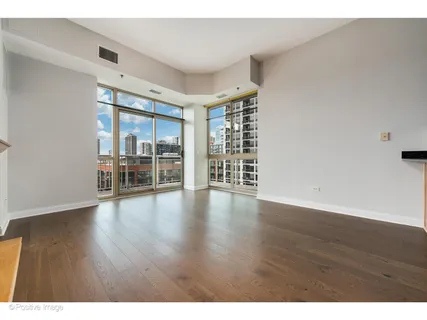 $329,900 | 230 West Division Street, Unit 706, Chicago, IL 60610