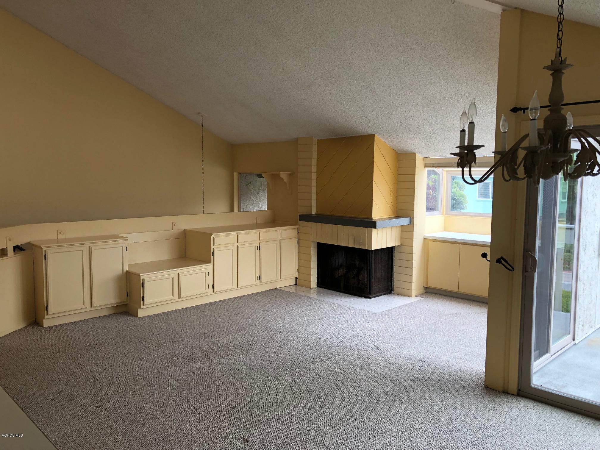 3554 Sunset Lane Oxnard, CA 93035 - Photo 3 of 15 liv room 1