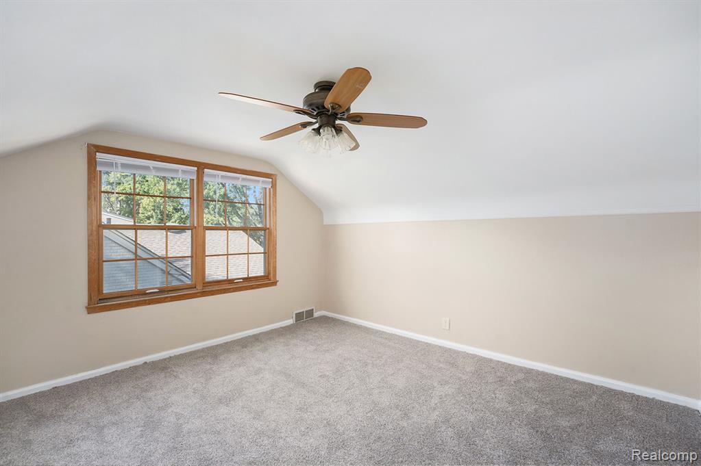 1946 Stanhope Street Grosse Pointe Woods, MI 48236 - Photo 17 of 31