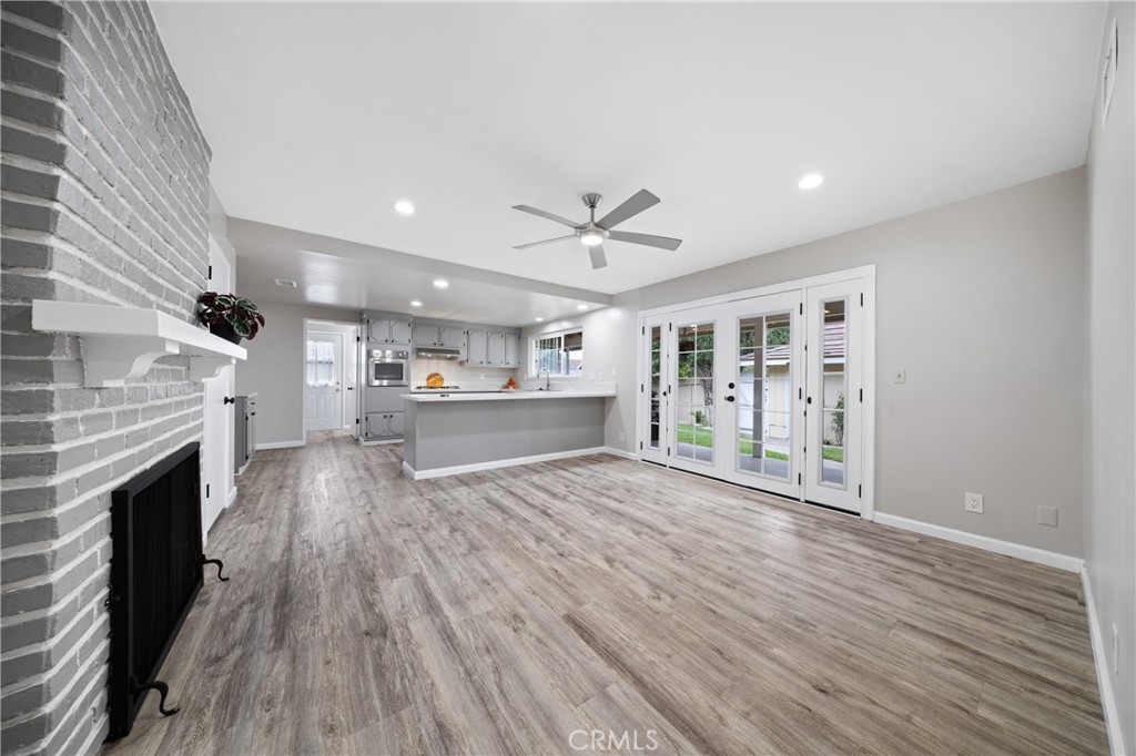 466 South Wellington Road Orange, CA 92869 - Photo 13 of 33 Family room