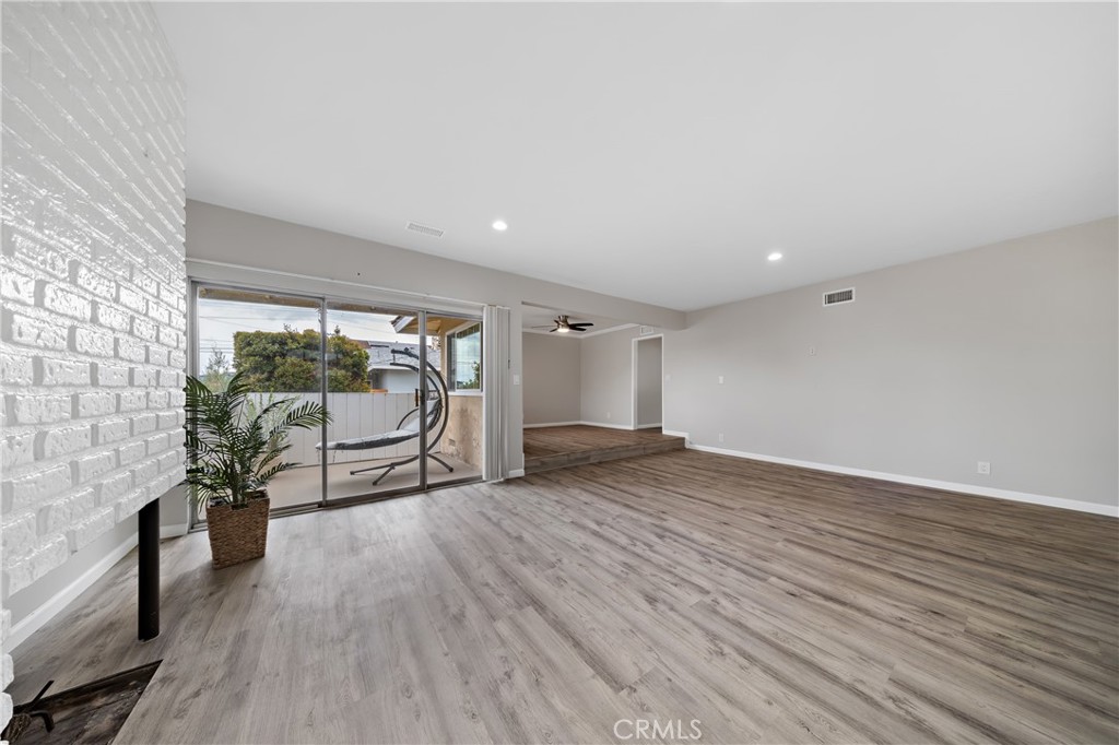 466 South Wellington Road Orange, CA 92869 - Photo 7 of 33 Family room