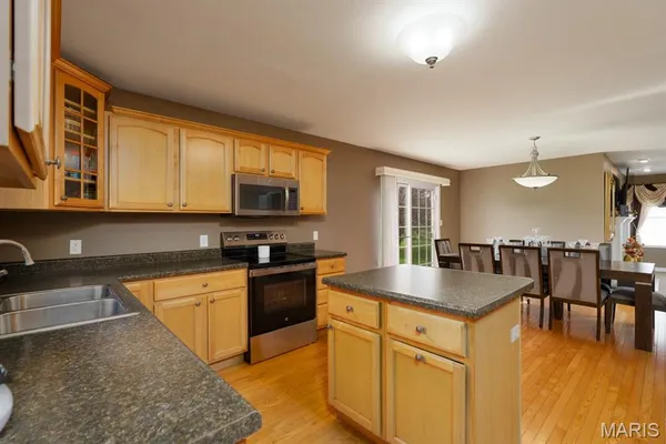 $460,000 | 104 Angel Oak Court, Edwardsville, IL 62025