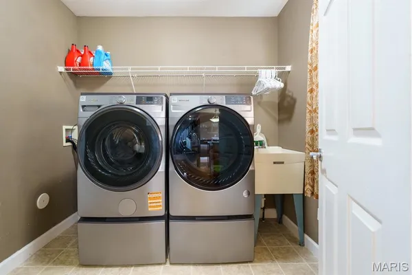 $460,000 | 104 Angel Oak Court, Edwardsville, IL 62025