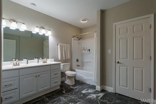 $460,000 | 104 Angel Oak Court, Edwardsville, IL 62025