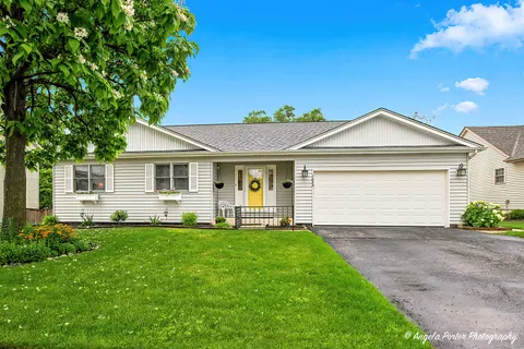 $350,000 | 1642 Wheeler Street, Woodstock, IL 60098