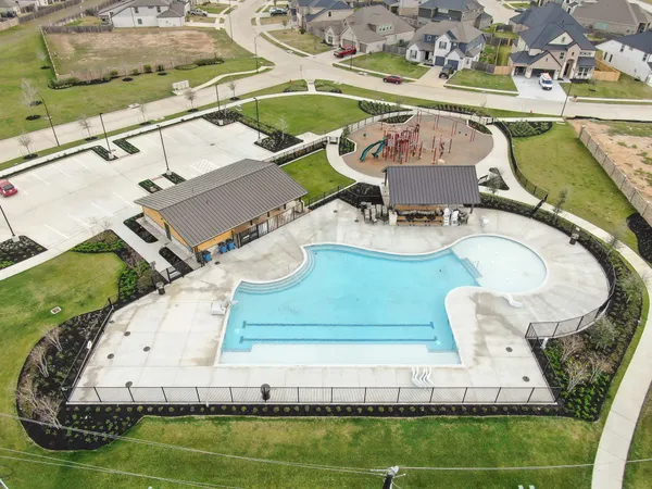 $430,000 | 241 Bright Bluff Circle, Waller, TX 77484