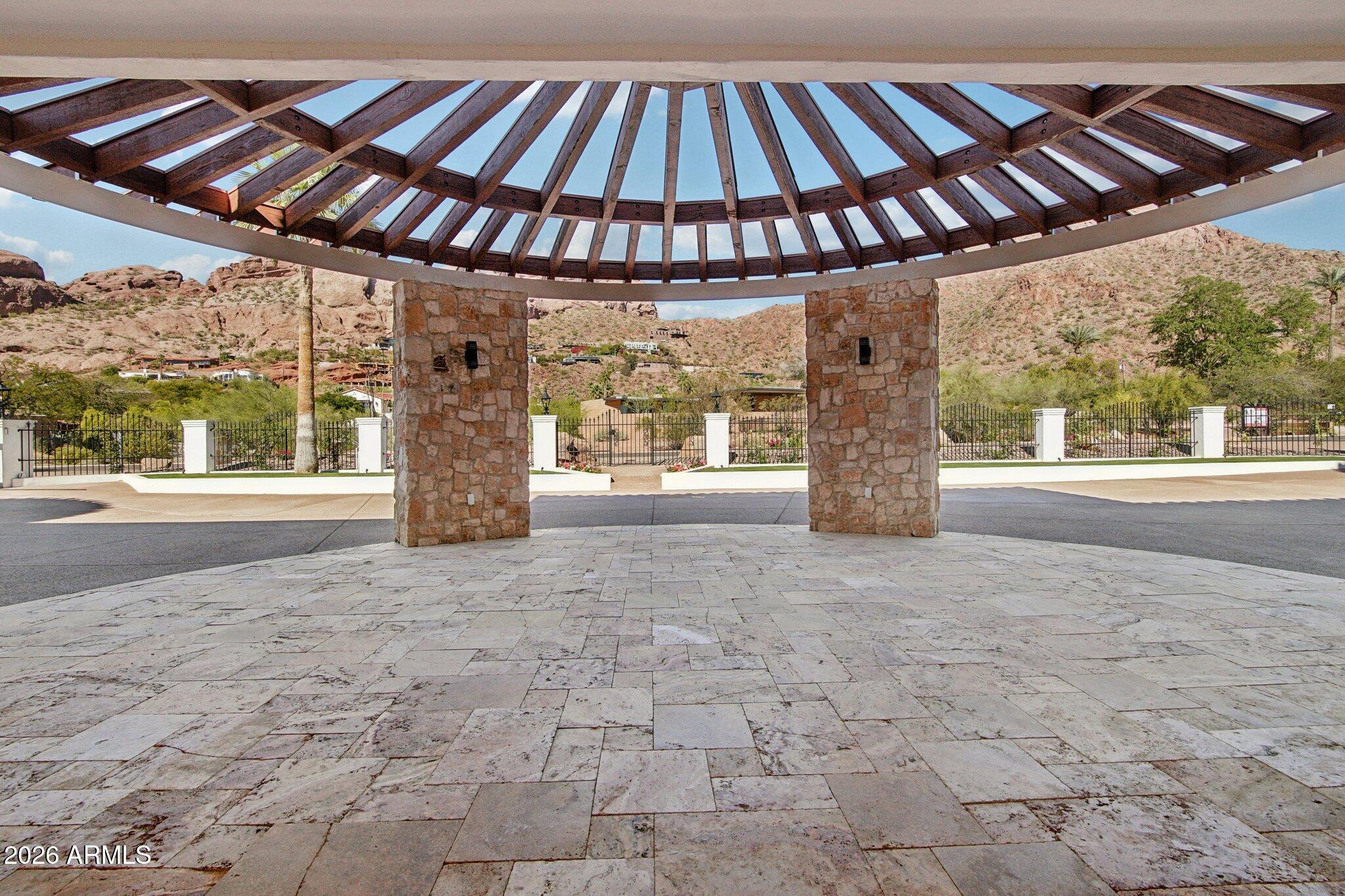 4937 East Rockridge Road Phoenix, AZ 85018 - Photo 11 of 142 7