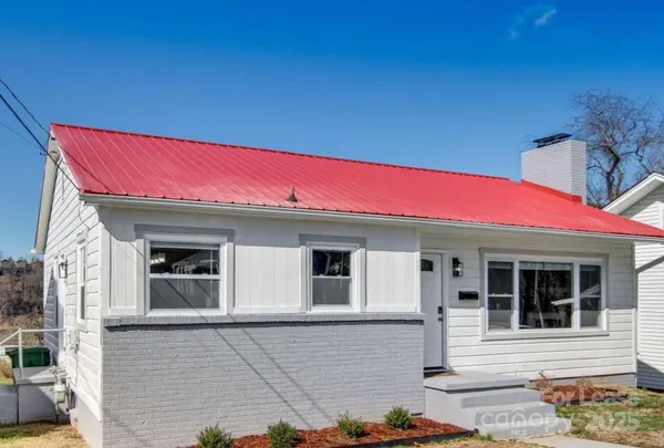 $2,500 | 561 Depot Street, Asheville, NC 28801