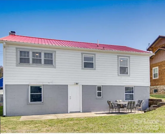 $2,500 | 561 Depot Street, Asheville, NC 28801