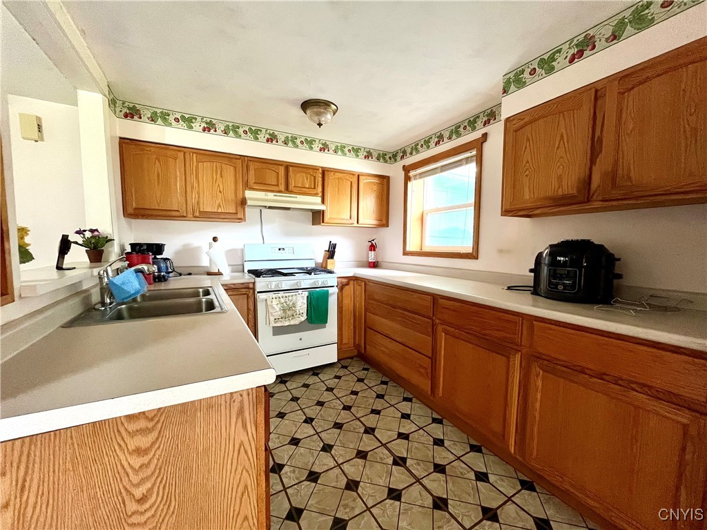 423 Co Route Fulton, NY 13069 - Photo 18 of 39 Appliances included!