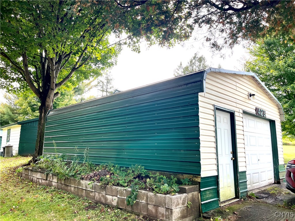 423 Co Route Fulton, NY 13069 - Photo 6 of 39 Garage is a 1 Car +