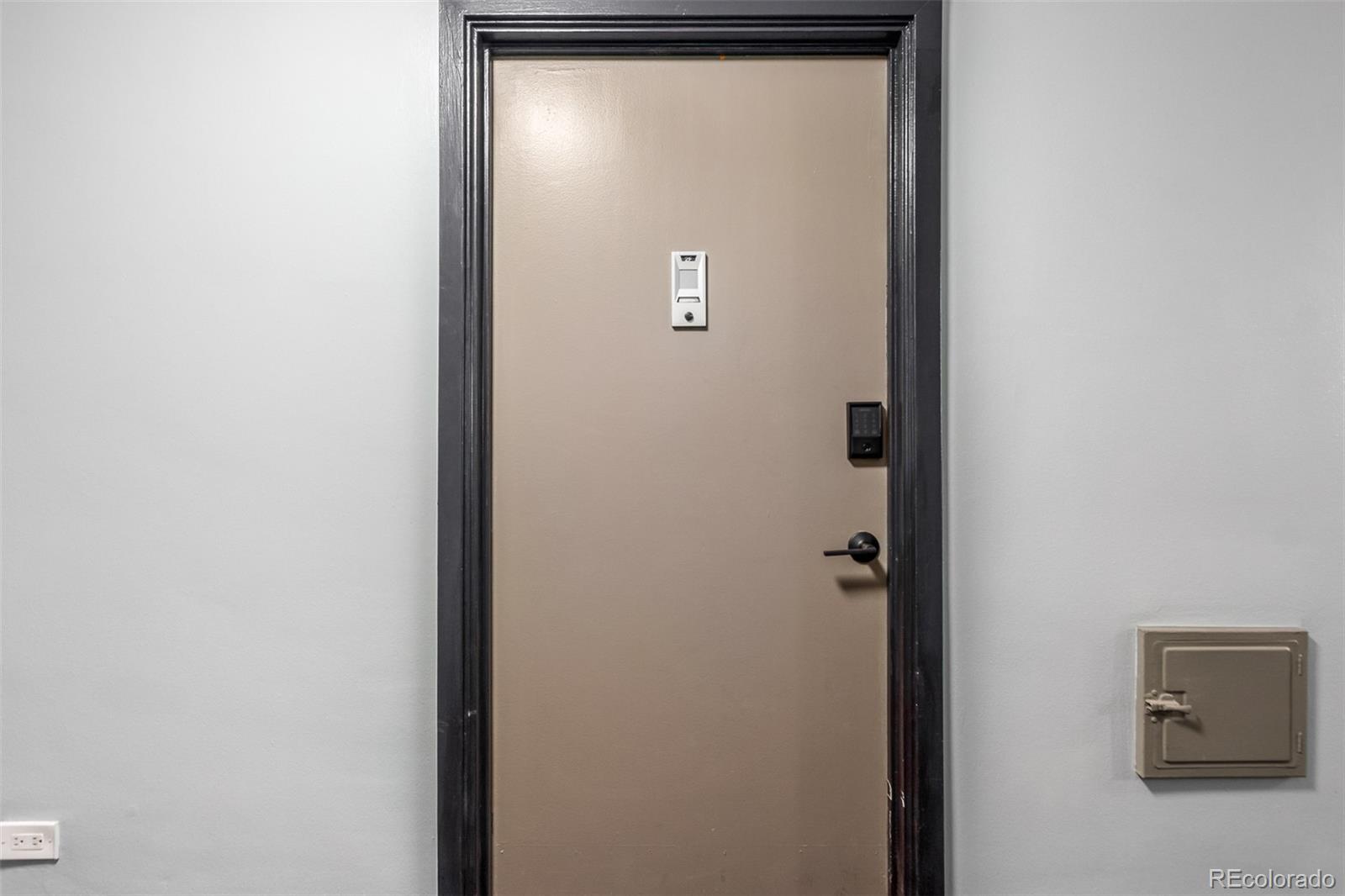 888 Logan Street, Unit 2F Denver, CO 80203 - Photo 6 of 16 a bathroom with a shower