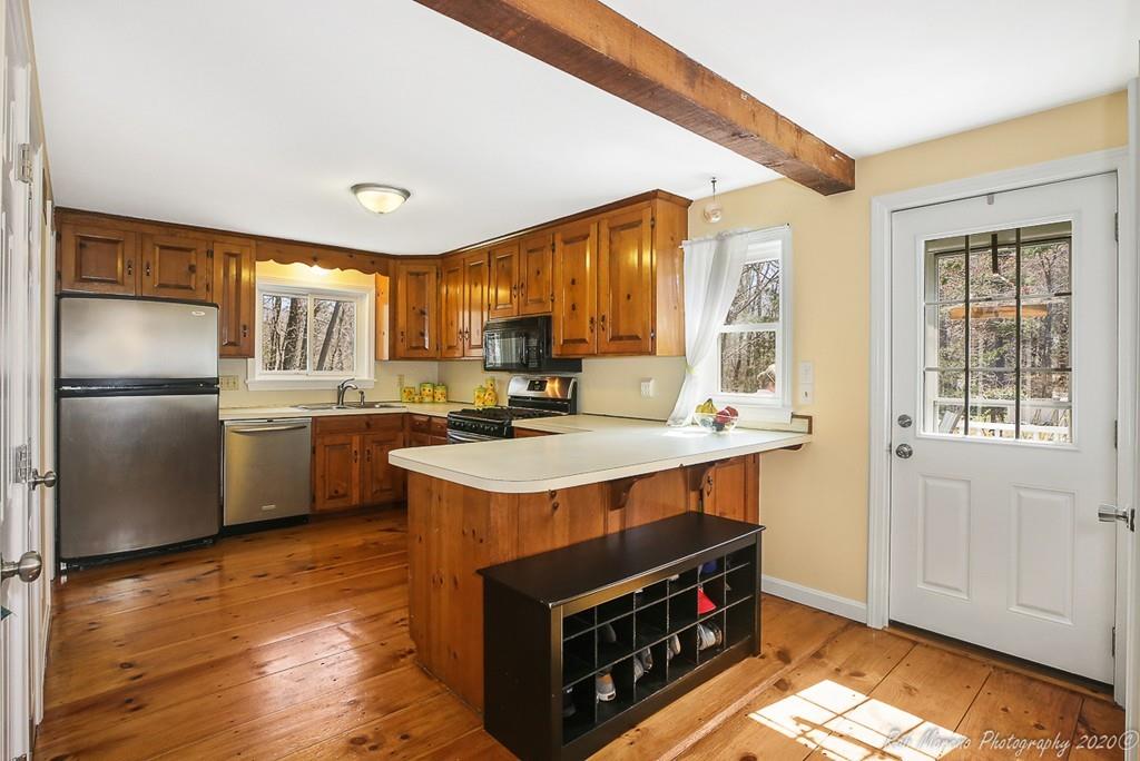 11 Colrain Road Topsfield, MA 01983 - Photo 9 of 34 Gallery Image 9